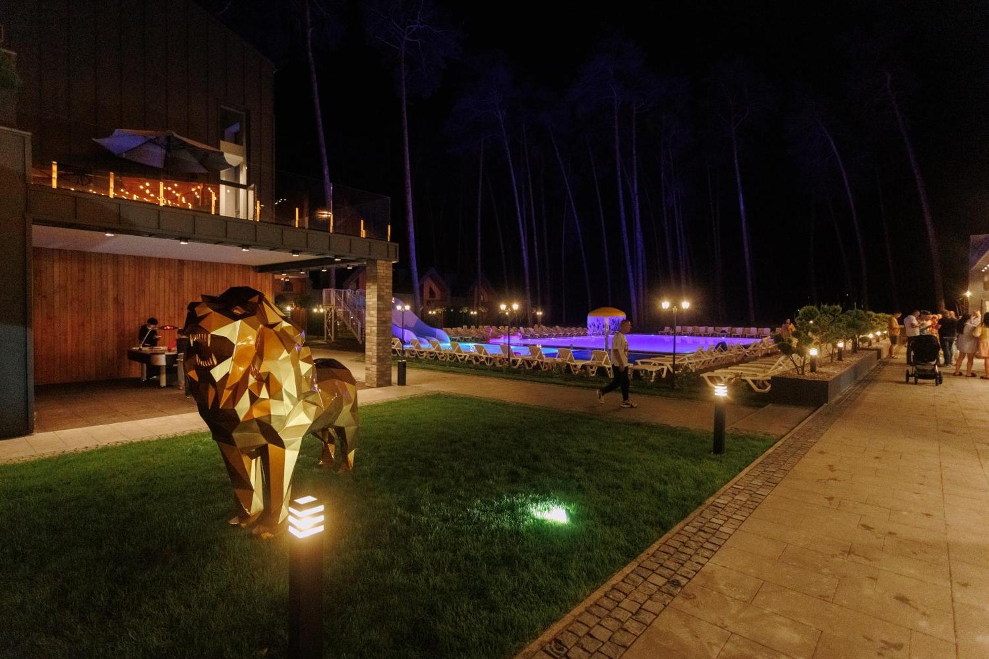 Hotel Golden Lion & Spa Tynnoye Bagian luar foto