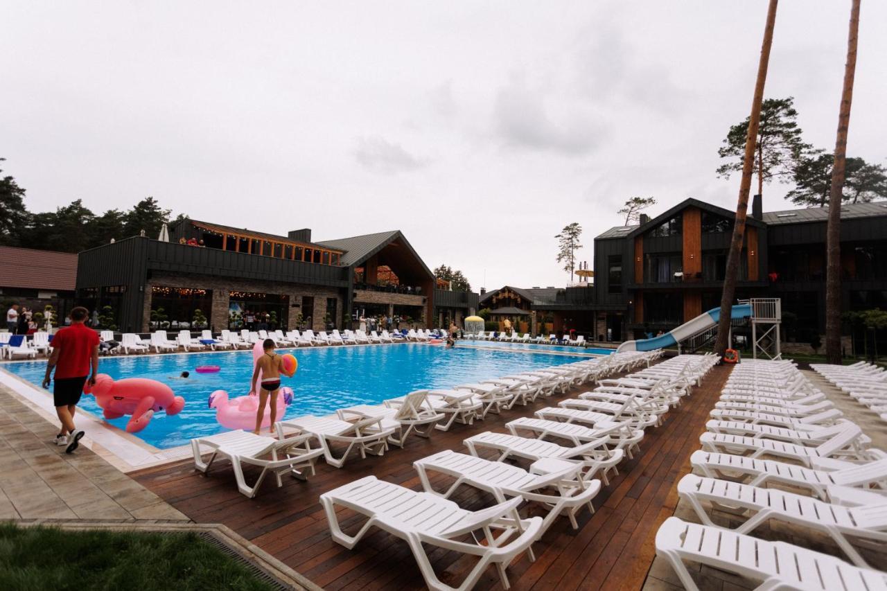 Hotel Golden Lion & Spa Tynnoye Bagian luar foto