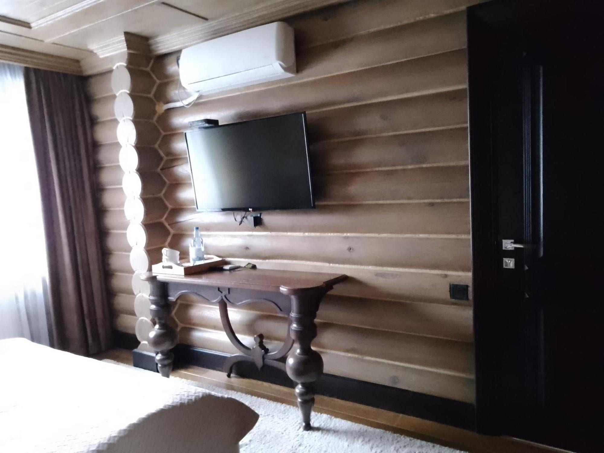 Hotel Golden Lion & Spa Tynnoye Bagian luar foto