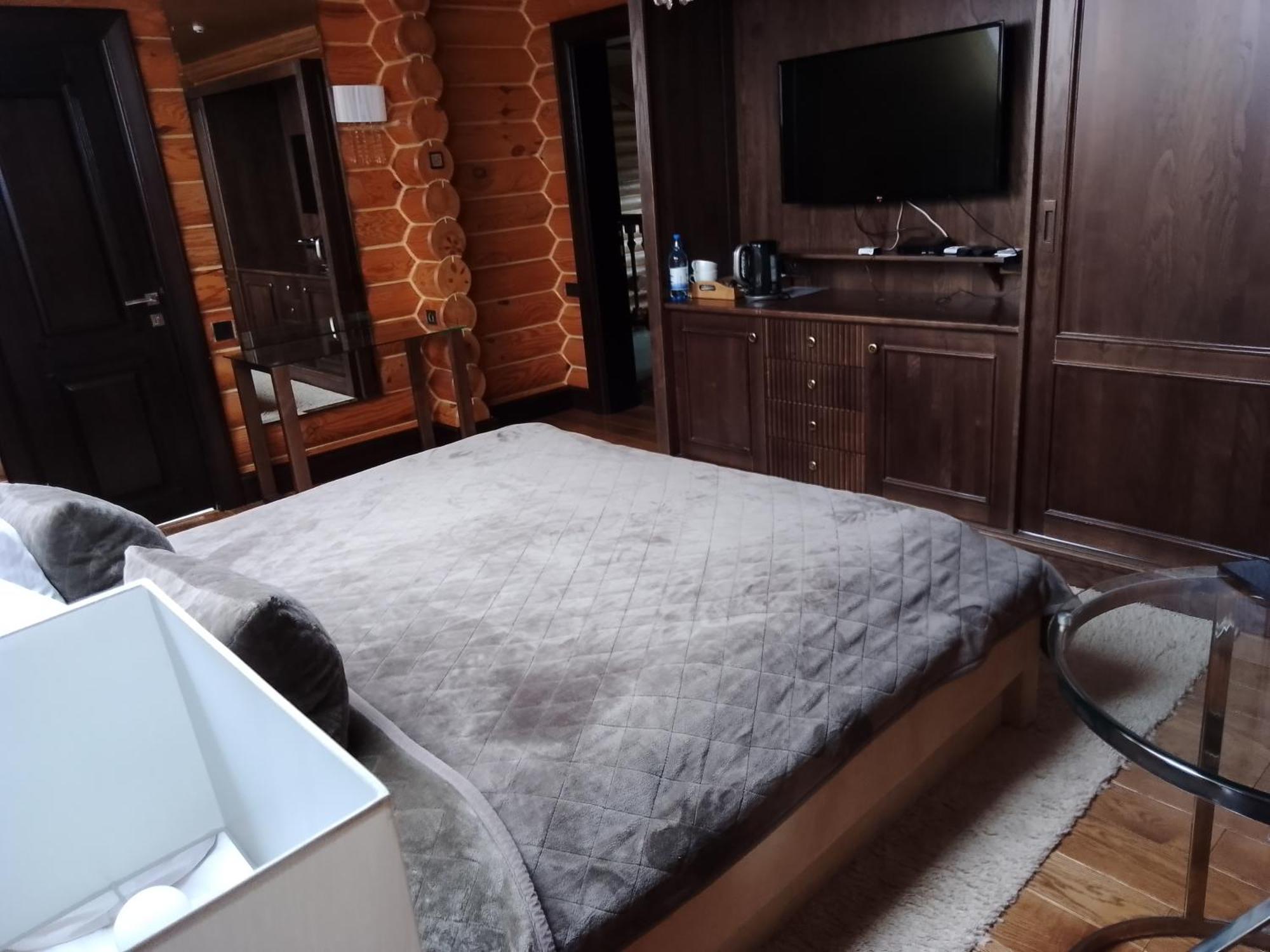 Hotel Golden Lion & Spa Tynnoye Bagian luar foto