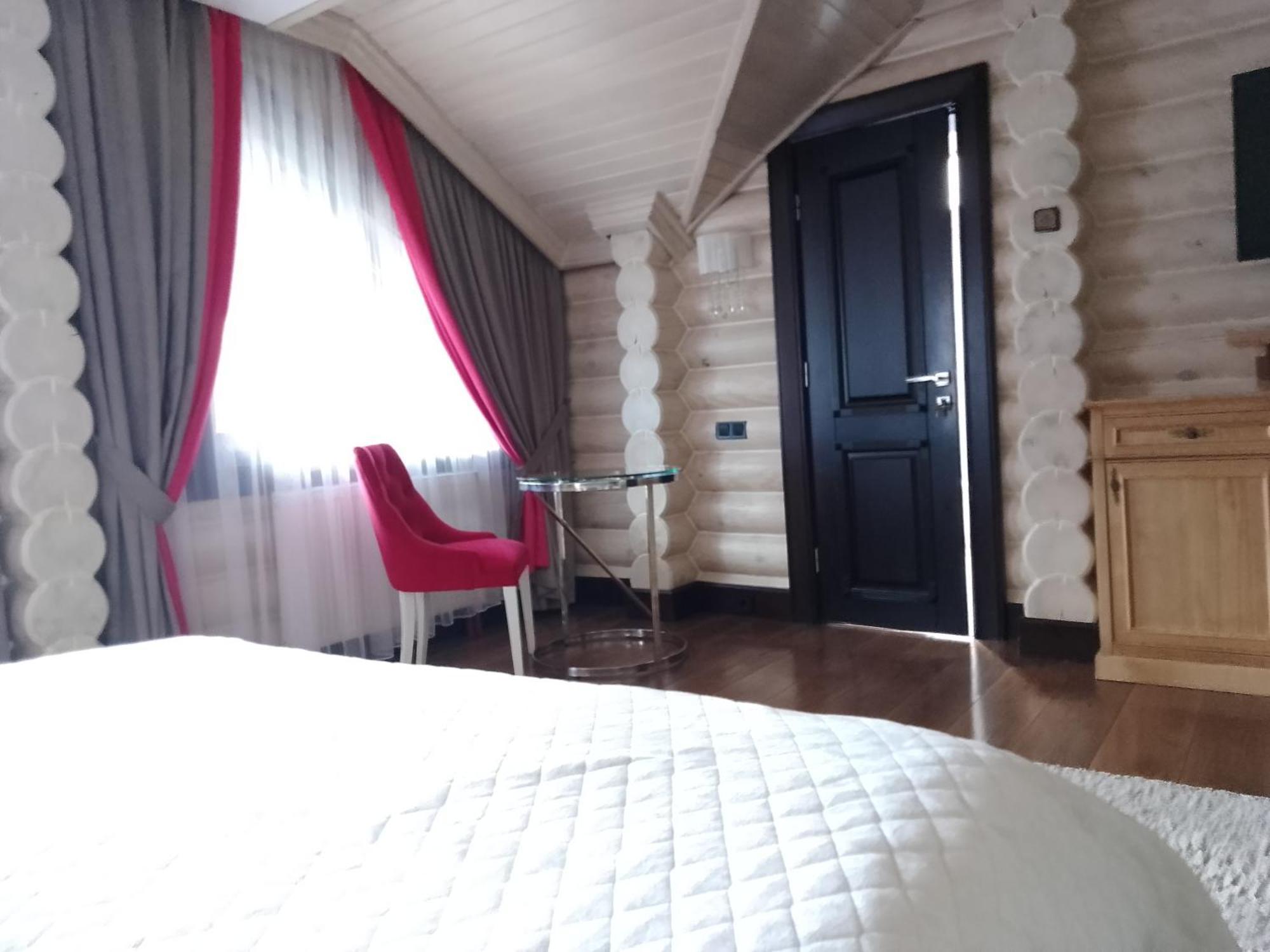 Hotel Golden Lion & Spa Tynnoye Bagian luar foto