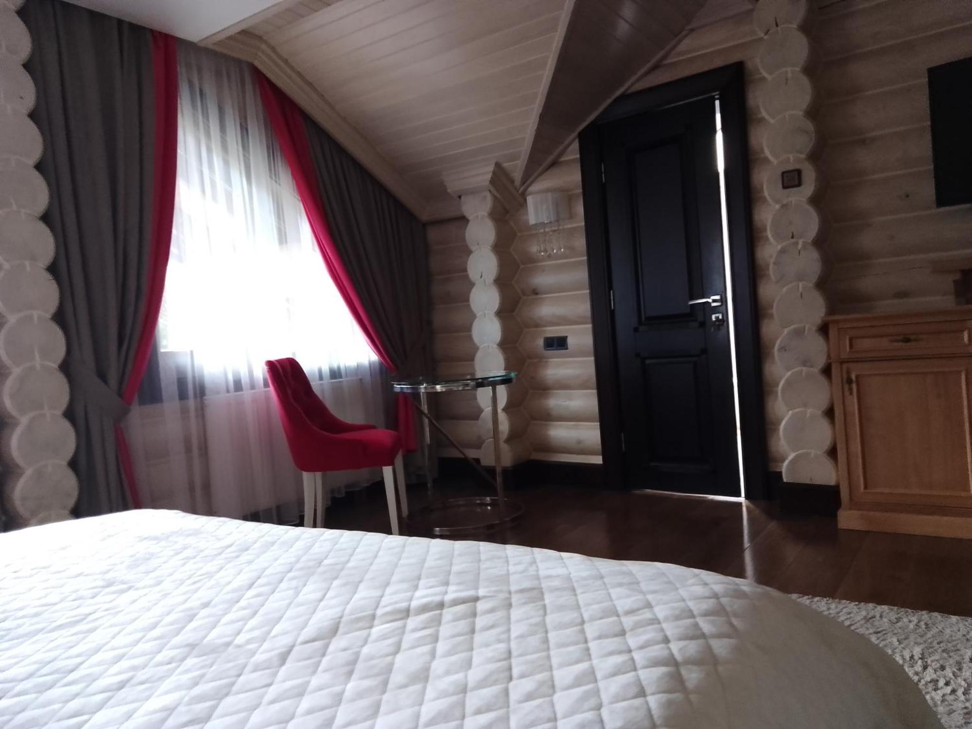 Hotel Golden Lion & Spa Tynnoye Bagian luar foto