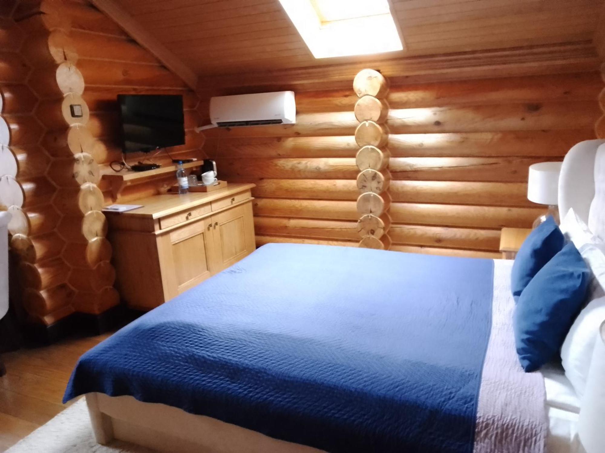 Hotel Golden Lion & Spa Tynnoye Bagian luar foto