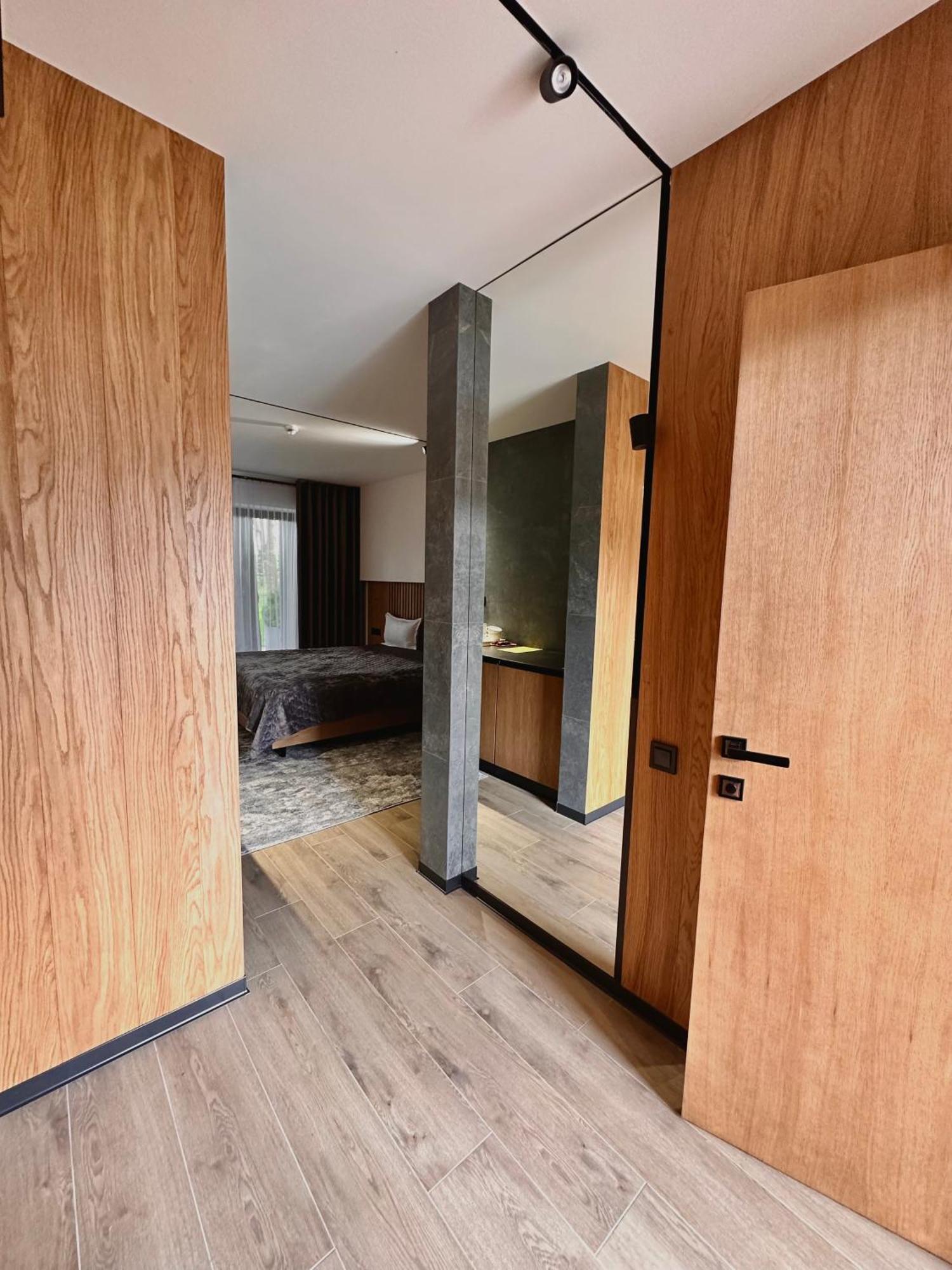 Hotel Golden Lion & Spa Tynnoye Bagian luar foto