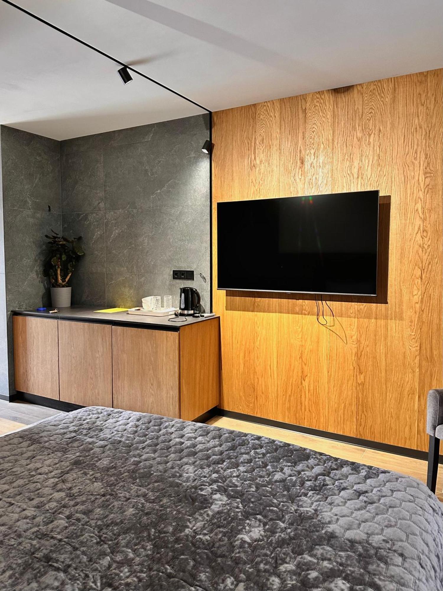 Hotel Golden Lion & Spa Tynnoye Bagian luar foto