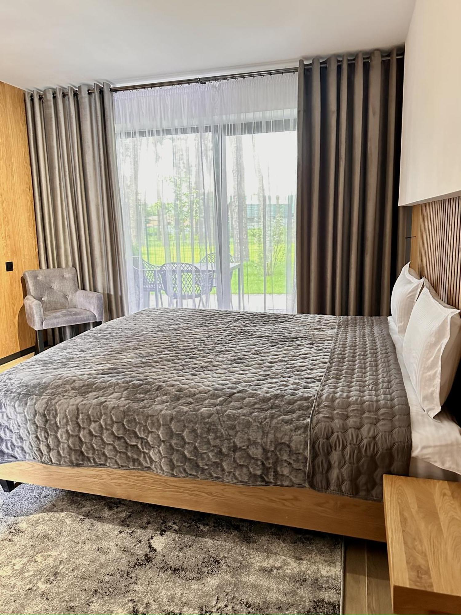 Hotel Golden Lion & Spa Tynnoye Bagian luar foto