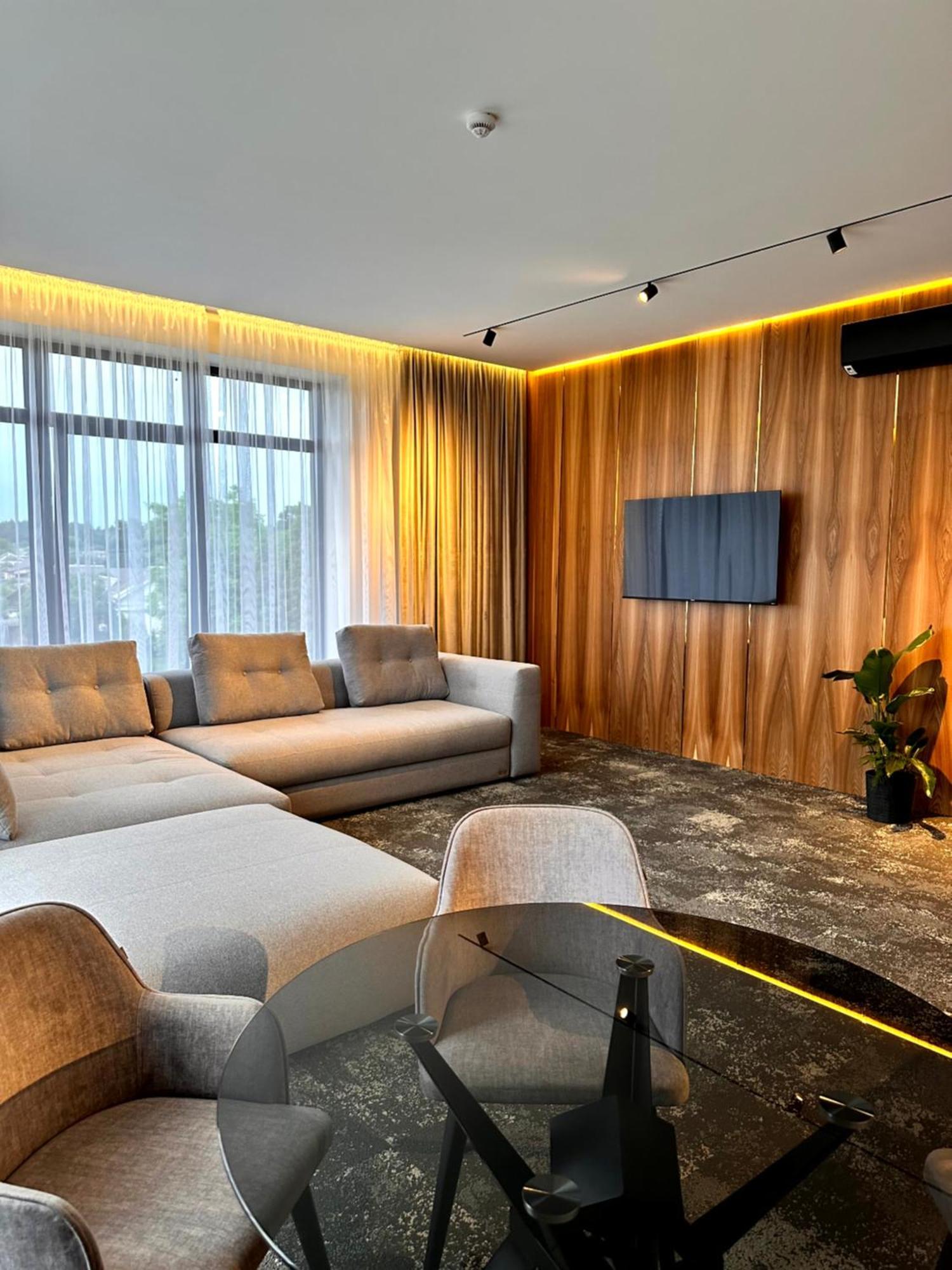 Hotel Golden Lion & Spa Tynnoye Bagian luar foto