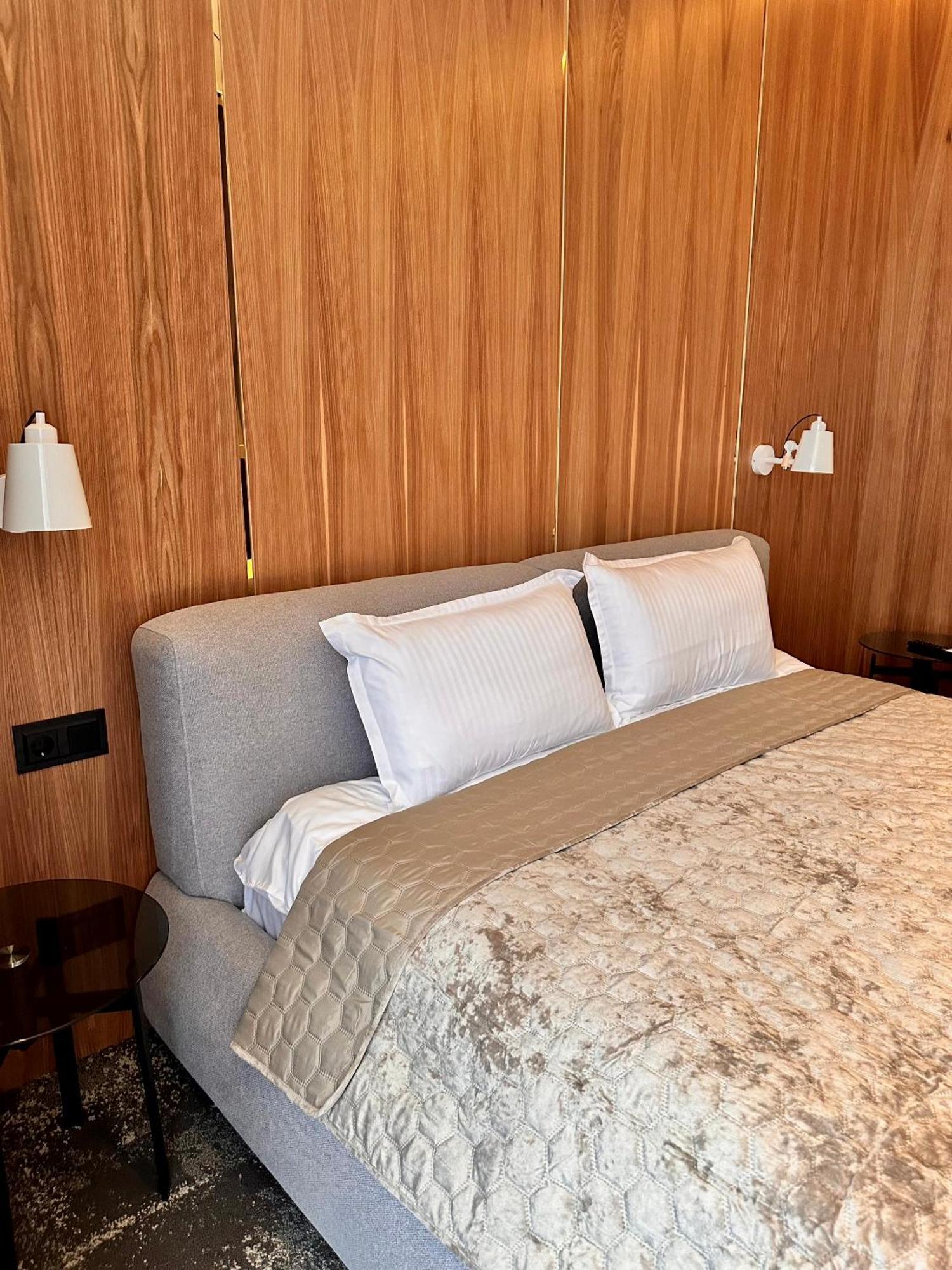 Hotel Golden Lion & Spa Tynnoye Bagian luar foto