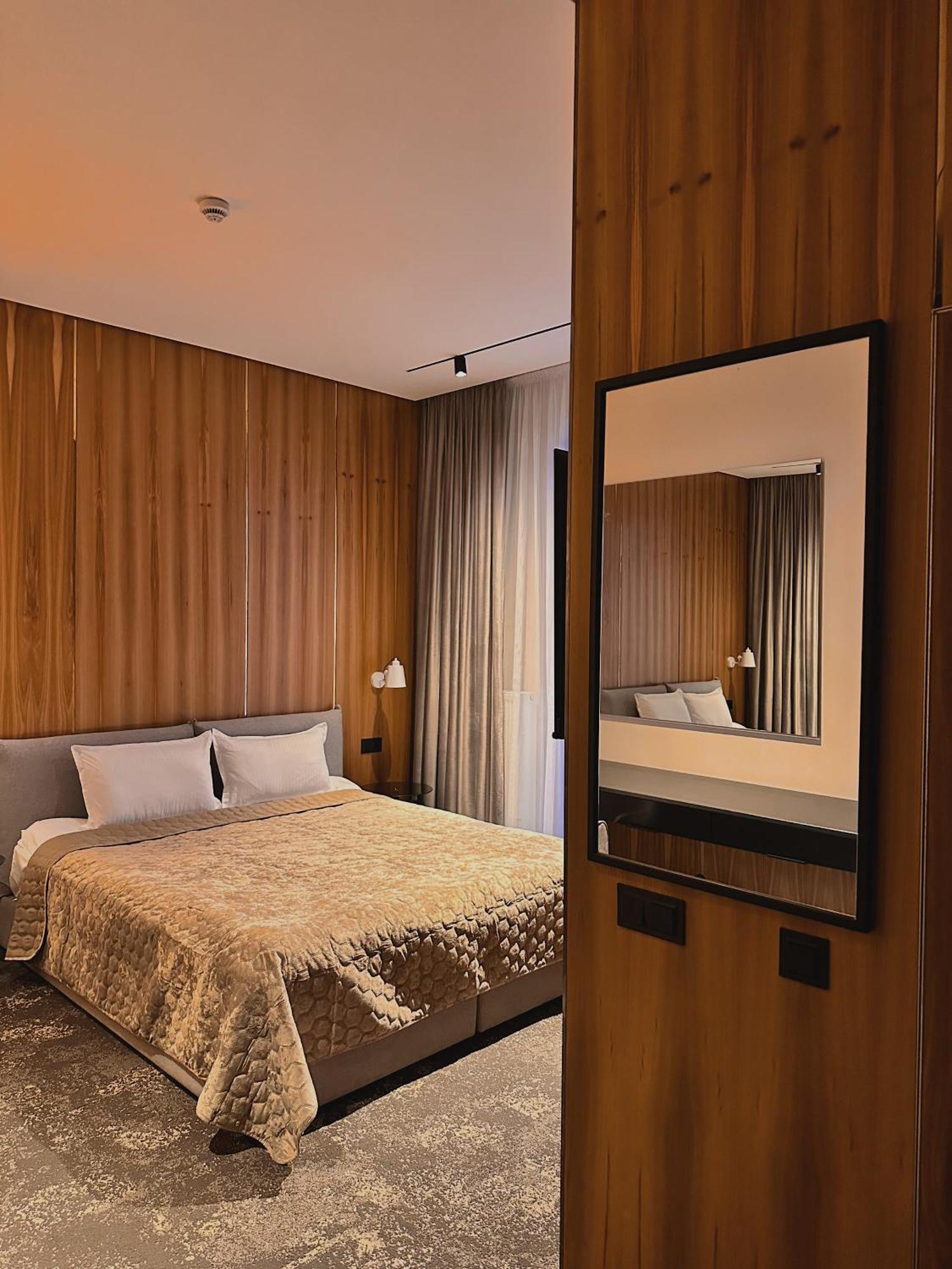 Hotel Golden Lion & Spa Tynnoye Bagian luar foto