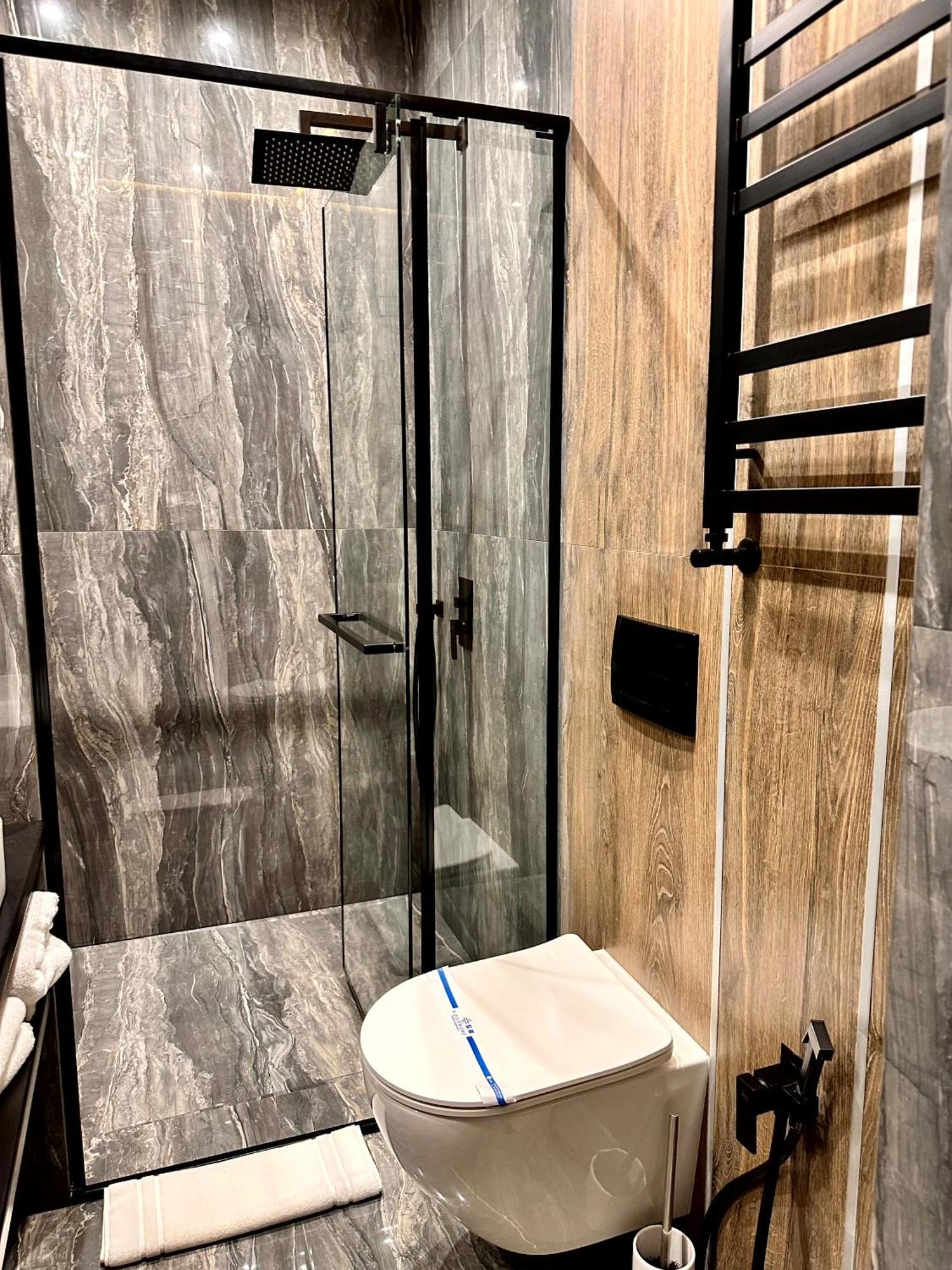 Hotel Golden Lion & Spa Tynnoye Bagian luar foto