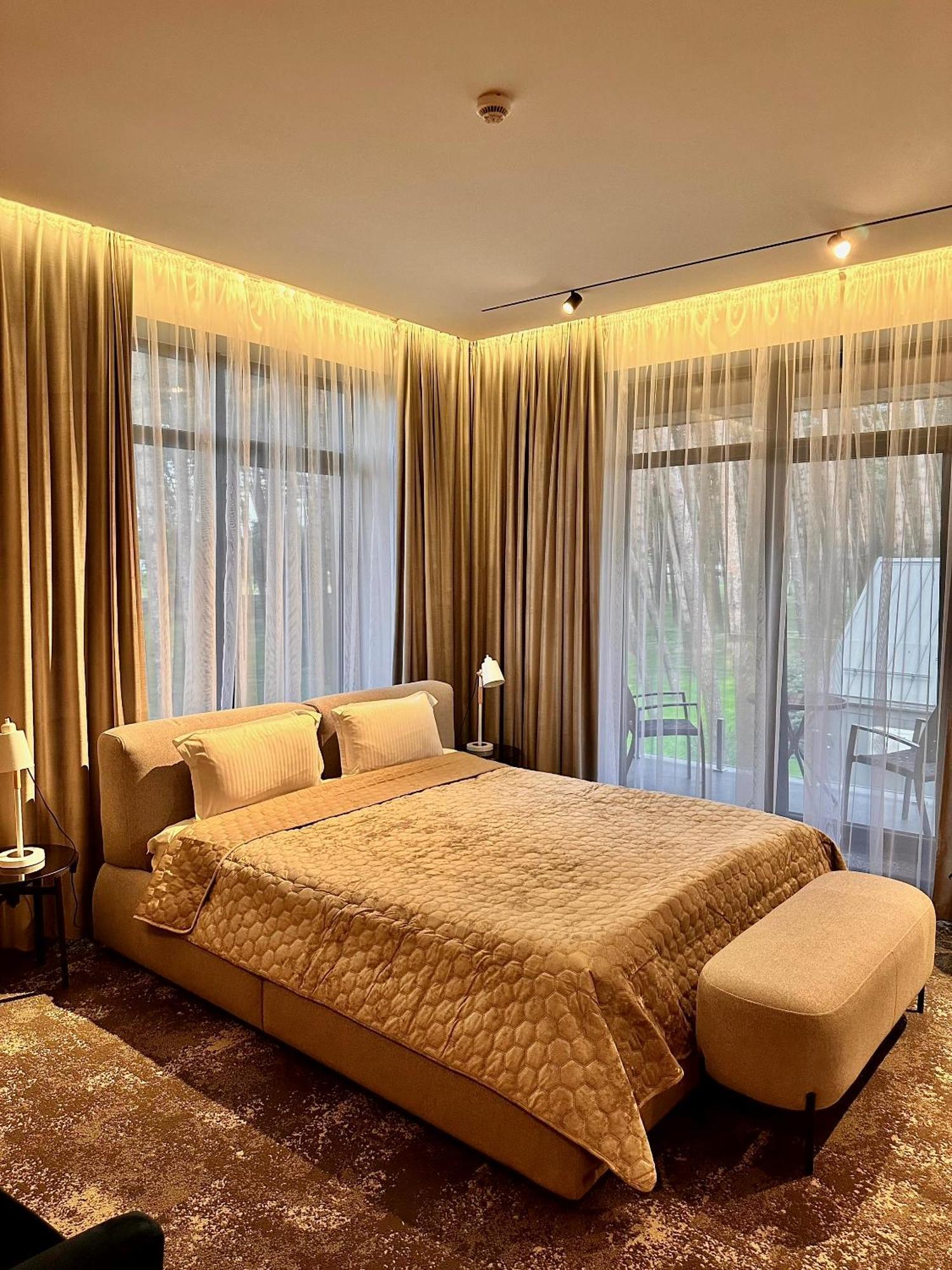 Hotel Golden Lion & Spa Tynnoye Bagian luar foto