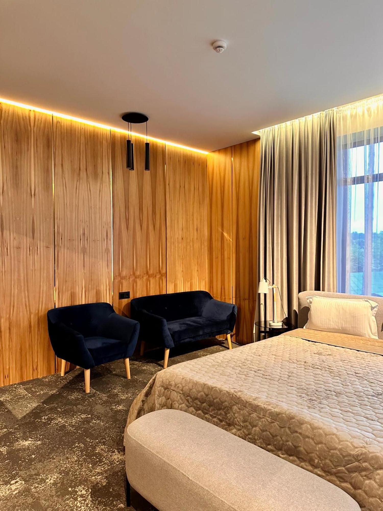 Hotel Golden Lion & Spa Tynnoye Bagian luar foto