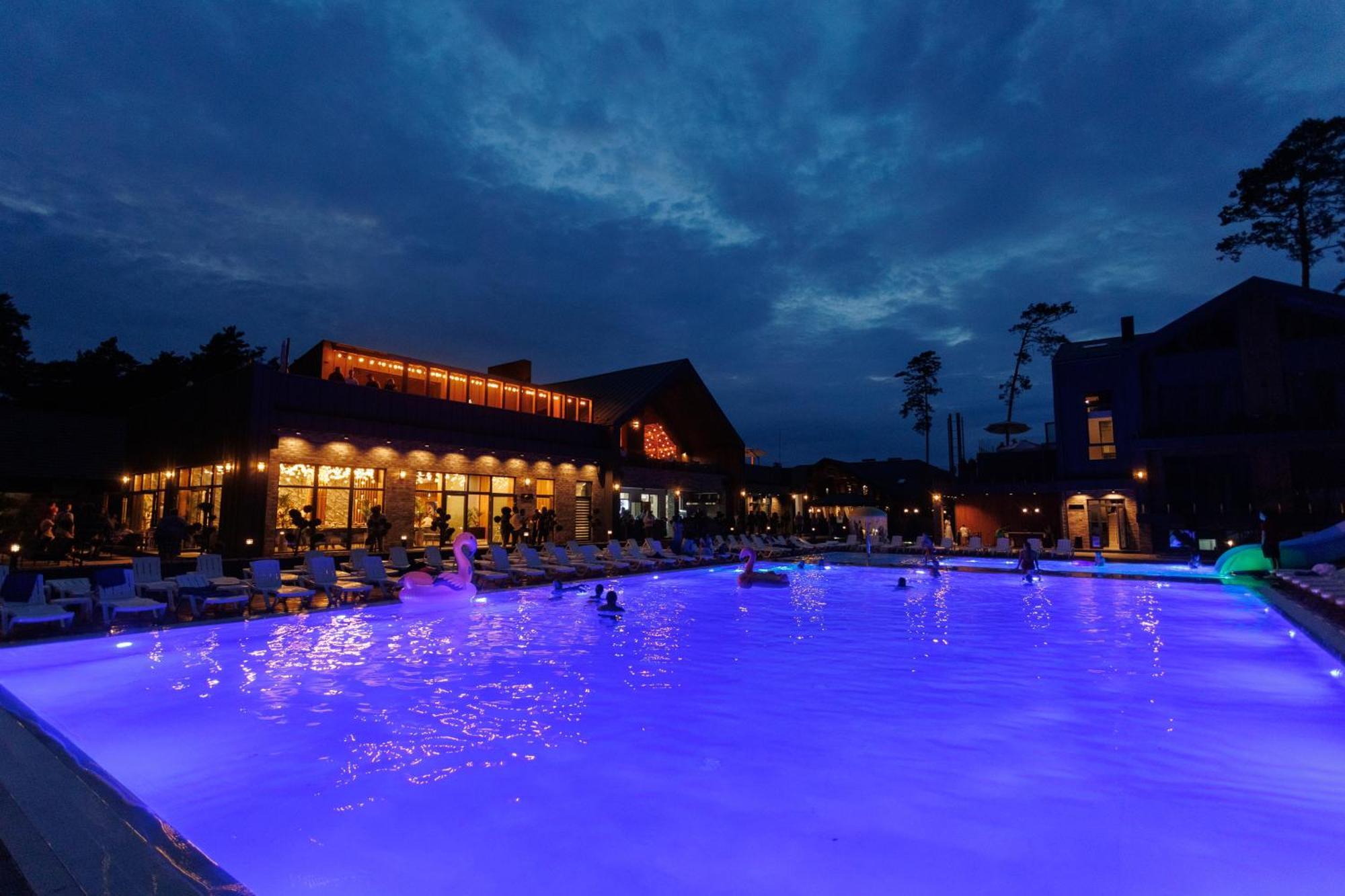 Hotel Golden Lion & Spa Tynnoye Bagian luar foto