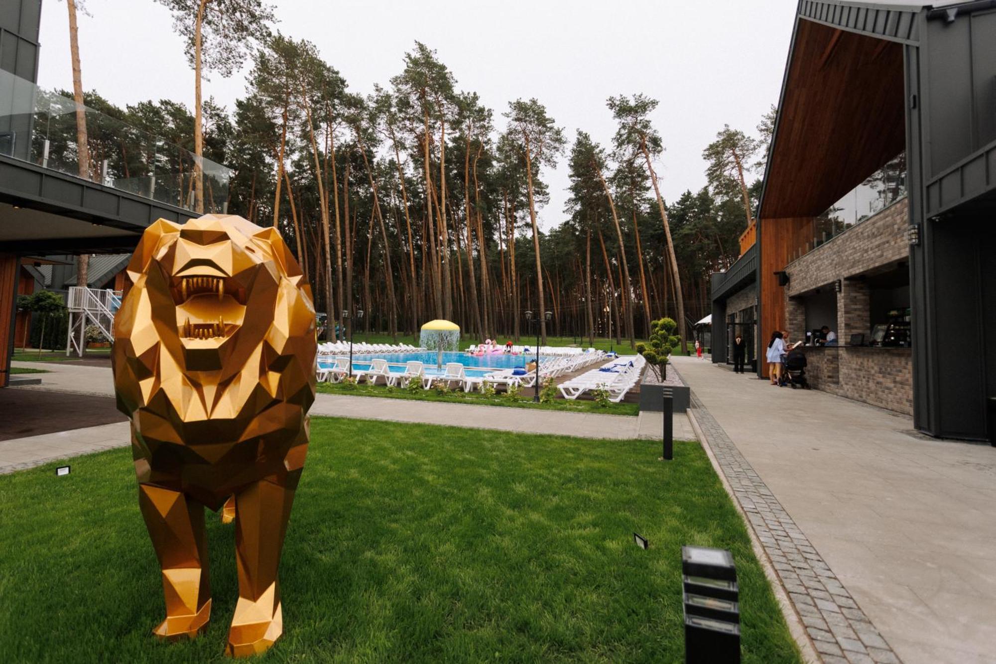 Hotel Golden Lion & Spa Tynnoye Bagian luar foto