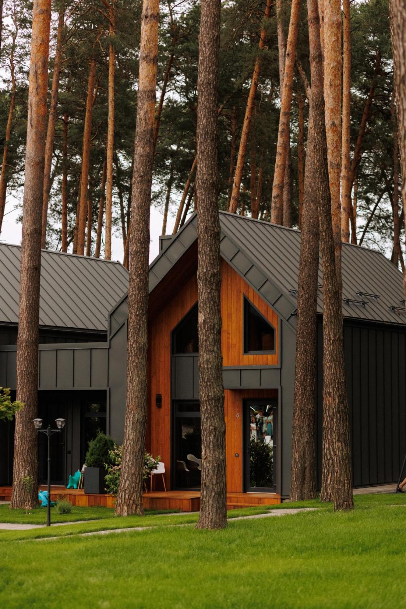 Hotel Golden Lion & Spa Tynnoye Bagian luar foto